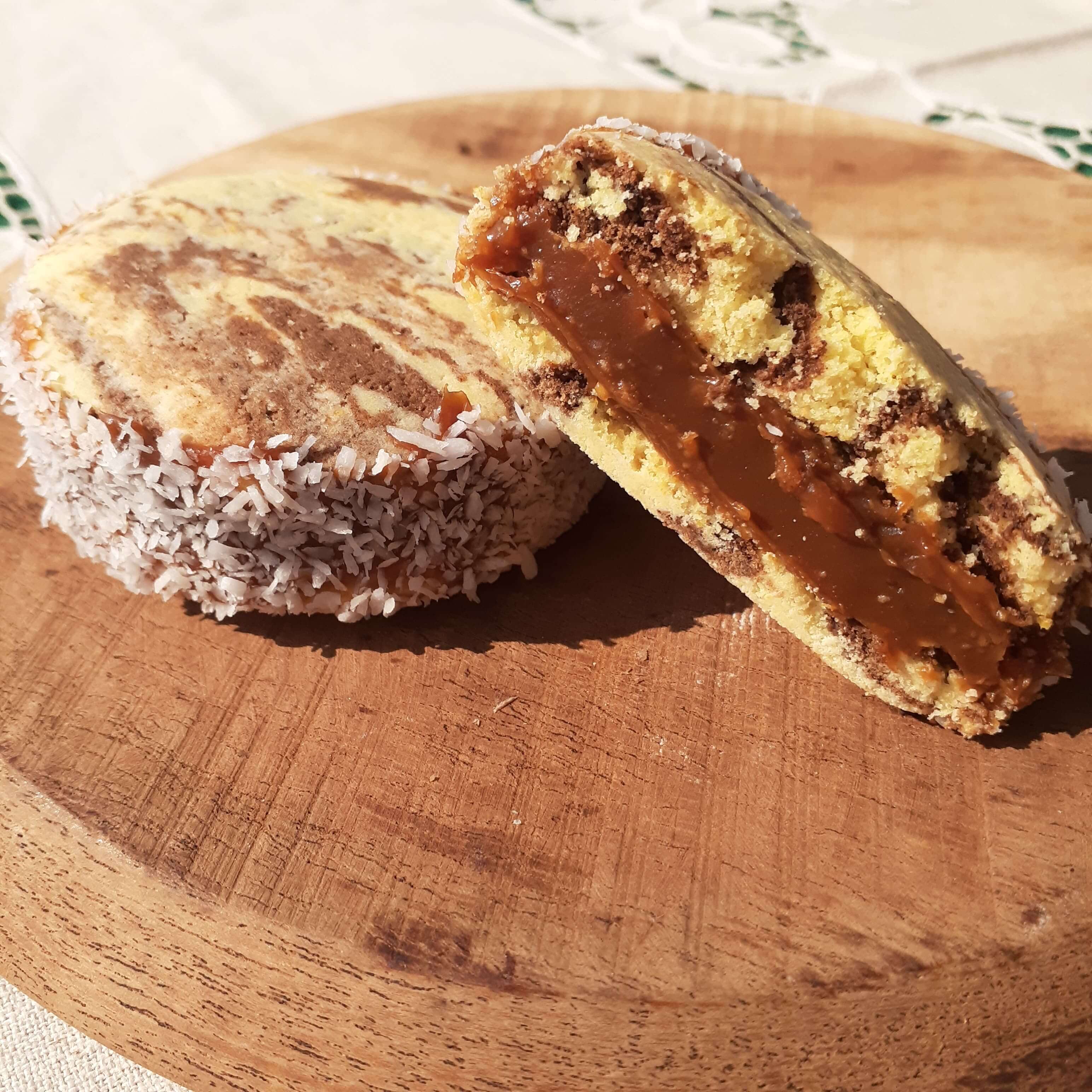 Alfajores de Naranja y Algarroba
